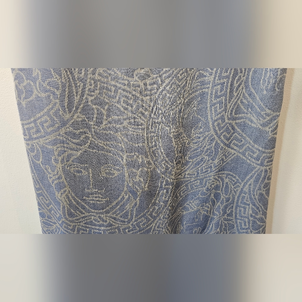 Gianni Versace Medusa Wool Blend Scarf With Fringe Blue Brand New With Tags - Picture 4 of 9